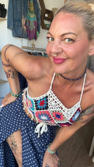 TOO MUCH? NEVER. 💖✨

Aujourd’hui, une cinquantaine de nouvelles pépites vintage rejoignent les portants de Lisou Street Vintage.

— Trop de couleurs ? Jamais. 🌸
— Trop de vintage ? Jamais. 💃
— Trop de belles pièces ? Jamais. ✨

Une nouvelle sélection remplie de coups de cœur, de personnalité et de trésors des années 80 et 90 vous attend en boutique.

J’ai hâte de vous faire découvrir ce nouveau drop. 💕☀️

📍 Lisou Street Vintage
Avenue de Béthusy 38B, Lausanne

🕑 Mercredi 14h–19h
☀️ Jeudi 9h–13h
🕑 Vendredi 14h–19h
✨ Samedi 9h–16