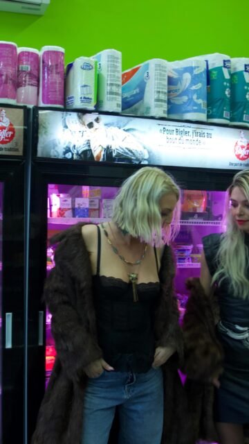 Toi aussi, tu fais ta pédicure en hiver ?
Parce que bon… on sait jamais qui va voir nos orteils 👀✨

#pedicuretime #wintermood #selfcare #beautyroutine #winterready #frenchgirlvibes #vintagestyle #reelinstagram #fyp