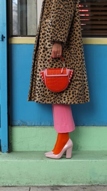 Le plus responsable est souvent ce qui existe déjà.

Face aux images, aux questions, aux émotions…
je choisis simplement de donner une seconde vie à ce qui est déjà là.
Le vintage comme manière douce de consommer autrement, sans produire encore.

📍 Lisou Street Vintage
Avenue de Béthusy 38B, 1012 Lausanne

🕰 Nouveaux horaires dès le mercredi 11
Mardi – vendredi : 13h–19h
Samedi : 11h–18h

Hâte de vous accueillir à la boutique 🤍

#lisoustreetvintage #vintage #secondemain #modecirculaire #lausanne slowfashion vintagelover