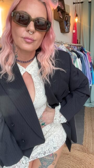 « T’as de la chance, ça marche bien ta boutique en ce moment. »

C’est pas de la chance, c’est de la détermination et de la persévérance. ❤️‍🔥

Depuis 2020 🥹

📍 Lisou Street Vintage 
  Avenue de Béthusy 38B, Lausanne
🕒 Mardi–Vendredi 13h–19h / Samedi 11h–18h

#lisoustreetvintage #since2020 #smallbusiness #entrepreneurlife #vintageboutique