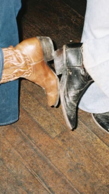 J’ai des factures à payer
et des pépites à aller chiner ✨🖤

La boutique est ouverte,
le vintage attend sa nouvelle vie 🛍️

📍 Lisou Street Vintage
Avenue de Béthusy 38B, Lausanne

🕰️ Horaires
Mercredi & vendredi : 14h–19h
Samedi : 11h–18h

#vintageaddict #vintageshop #lausanneshopping #vintagefashion #secondemain