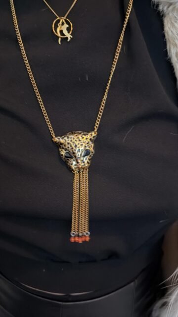 ✨Jeudi, c’est ton moment chez Lisou Street Vintage 💕
Un shopping rien que pour toi, au calme, avec conseils et bonne humeur ✨
Essayage, sélection personnalisée, petit trésor emballé avec amour 🎁

Envie de ta séance privée ?
📩 Réserve ton créneau en DM

Hashtags :
#LisouStreetVintage #RendezVousPrivé #ShoppingPersonnalisé #VintageLovers #Lausanne #VintageShop #SlowFashion #ExperienceClient #ThriftStyle #vintageboutique