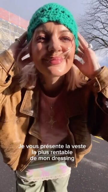 🧥 Je vous présente la veste la plus rentable de mon dressing.
Une veste en cuir marron des années 80 🤎
Elle va avec toutes les tenues,
peu importe le style, la saison ou l’endroit du monde où vous êtes.

📍 Boutique à Lausanne, Suisse
Avenue de Béthusy 38B

🕰️ Horaires de la semaine
▫️ Mercredi : 14h – 19h
▫️ Jeudi : sur rendez-vous
▫️ Vendredi : 14h – 19h
▫️ Samedi : 11h – 18h

✨ Pièce vintage iconique
🖤 Cuir authentique
🤎 Années 80

#vesteencuir #cuirvintage #vintage80s #lausanne #boutiquevintage