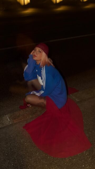 Quand tu matches à 1000 % avec ta photographe 🤍📸✨
On vient de boucler un nouveau shooting et franchement… c’est complètement incroyable 😭💥
On a décidé de shooter de nuit 🌙🖤, de sortir du cadre, de suivre l’instinct ✨
et quand tu travailles avec quelqu’un qui a la même vision… tout devient évident 🤝⚡️

Ma photographe est américaine 🇺🇸📷 et son travail est juste dingue 🔥
Vraiment. Allez découvrir ce qu’elle fait 🫶✨
Contactez-la, faites-la bosser 🙏🤍 : elle mérite tellement 💫
👉 @lissy.baldwin 

📍 Lisou Street Vintage
Avenue de Béthusy 38B, Lausanne

🗓 Horaires de cette semaine
Mercredi : 14h – 19h
Jeudi : sur rendez-vous
Vendredi : 14h – 19h
Samedi : 11h – 18h

🕰 Nouveaux horaires dès le 11 février
Mardi au vendredi : 13h – 19h
Samedi : 11h – 18h

#creativematch #nightshoot #womencreatives #lausanne #vintagevibes

🤍🤍🤍📸✨