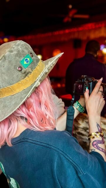 🤠 WESTERN DROP 🤠

Un drop spécial western pour celles et ceux qui n’ont pas encore suivi ✨
Franges, cuir, vestes en cuir, vestes en jean, pantalons en cuir, santiags… la totale.

Si tu cherches un look authentique, stylé et un peu wild 🐎
→ ce drop est pour toi.

🔥 Disponible exclusivement en ligne
📅 29 mars à 20h

📍 Lisou Street Vintage
Avenue de Béthusy 38B, Lausanne

🕒 Mardi–vendredi 13h–19h
🕒 Samedi 11h–18h

#cowboystyle #westernvibes #vintagestyle #vintagefashion #lausanne santiags leatherlook westernwear vintageshop