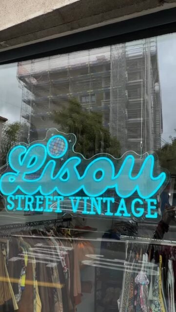 Vintage Store à Lausanne ✨

Une sélection de vêtements vintage années 70, 80 & 90 soigneusement chinés : robes vintage, denim, cuir, pièces uniques, accessoires & belles matières 🤍

Chez Lisou Street Vintage, chaque pièce est choisie pour son style, sa qualité et son caractère.
Un univers vintage féminin, intemporel et authentique au cœur de Lausanne.

📍 Avenue de Béthusy 38B
Lausanne

🕰️ Horaires cette semaine :
Mercredi 14h–19h
Jeudi 9h–13h
Vendredi 14h–19h
Samedi 9h–16h

Vintage Lausanne • boutique vintage Lausanne • robes vintage • vintage store Switzerland • mode vintage femme • fashion archive • pièces uniques • vêtements années 70 80 90 ✨