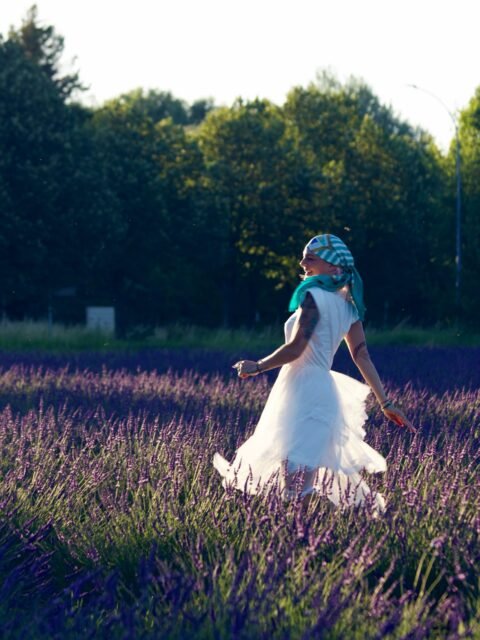 💜 Un petit air de Provence flotte encore en boutique… 🌿

Il reste quelques jolies pièces de la collection d’été à -30 %. C’est le moment de venir trouver votre coup de cœur avant la fin de la saison. ☀️

Je vous retrouve jeudi, vendredi et samedi prochains avec encore de belles réductions, pour celles qui partent en vacances en août… ou simplement pour celles qui ont envie de se faire plaisir. 🛍️✨

En attendant, je profite des derniers instants du Montreux Jazz Festival 🎷 avant de m’accorder quelques jours de détente au lac de Côme en Italie. 🇮🇹💙

Je vous souhaite un très beau week-end. Profitez du soleil, reposez-vous et prenez soin de vous. 🌸

À très vite en boutique ! 
@lissy.baldwin 📸